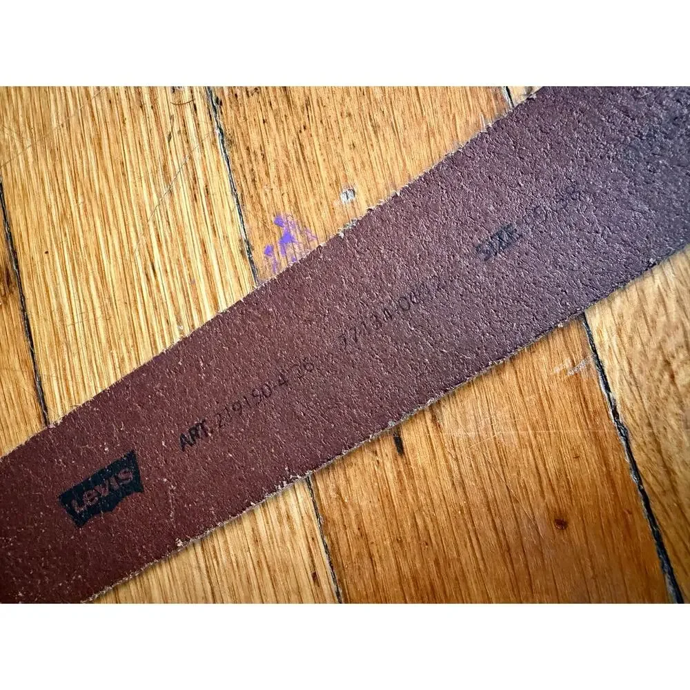 Levis levi distressed
